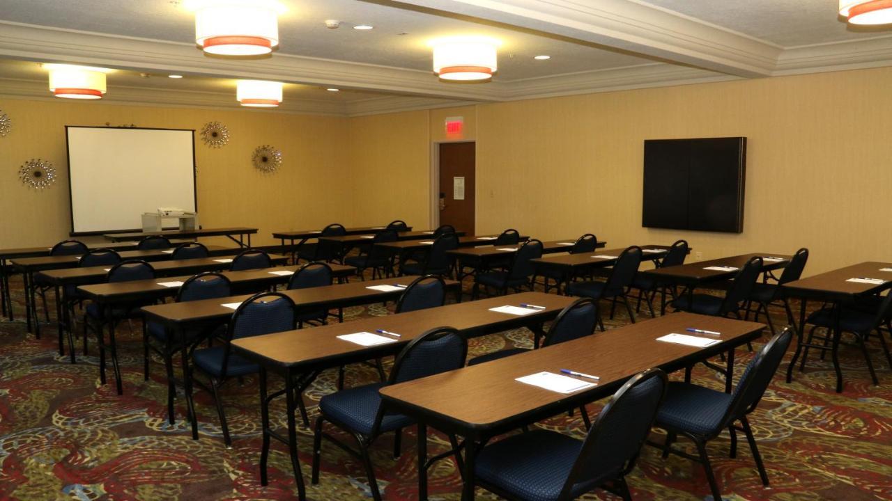 Holiday Inn Express Hotel & Suites Saginaw By Ihg Ngoại thất bức ảnh
