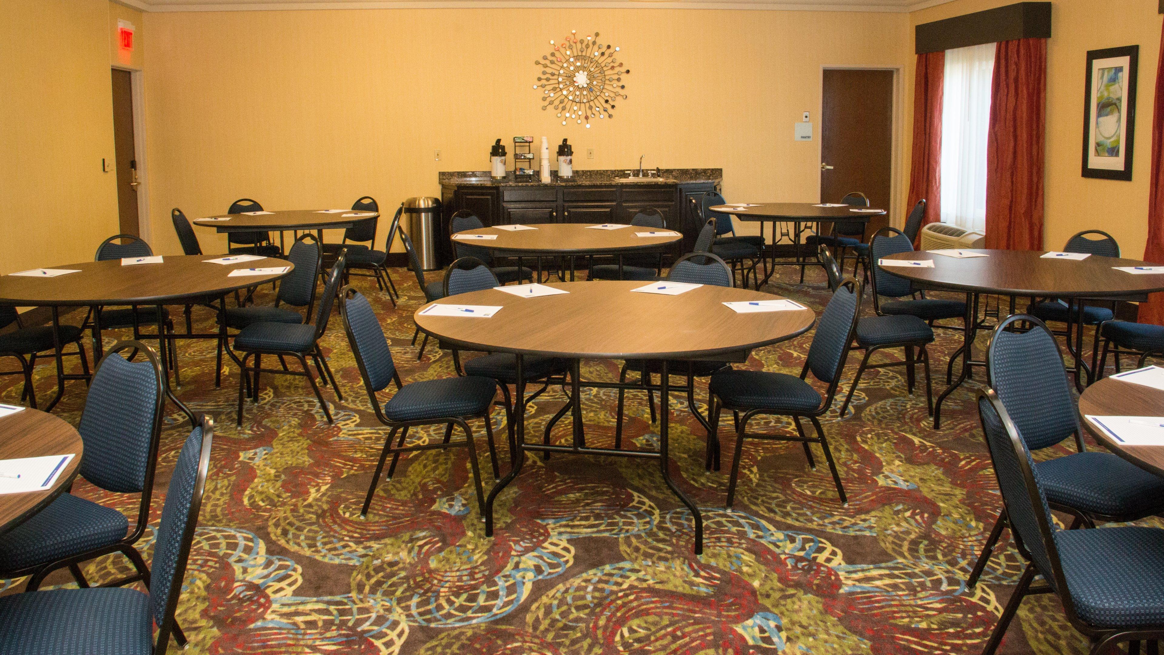 Holiday Inn Express Hotel & Suites Saginaw By Ihg Ngoại thất bức ảnh