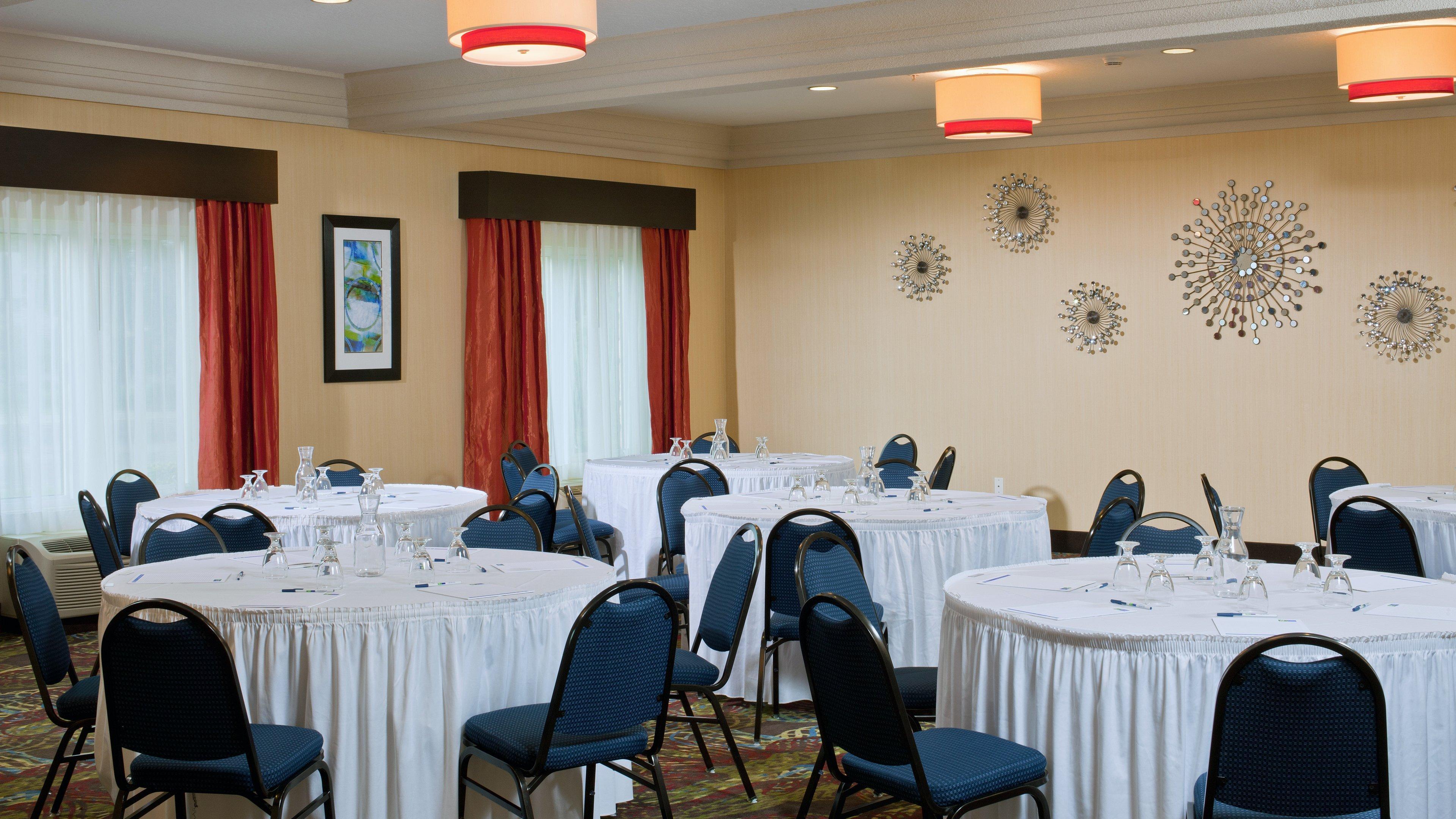 Holiday Inn Express Hotel & Suites Saginaw By Ihg Ngoại thất bức ảnh