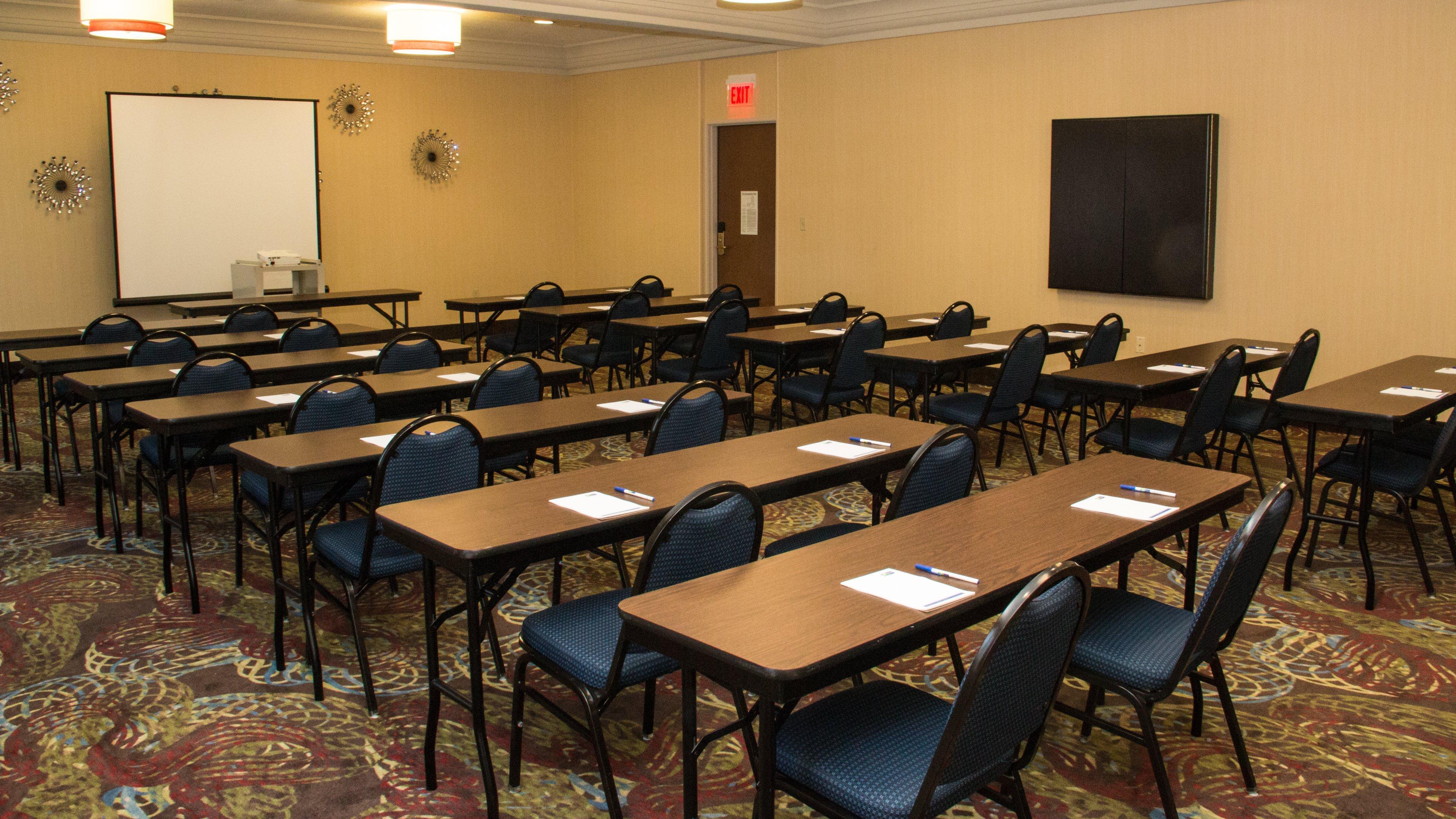 Holiday Inn Express Hotel & Suites Saginaw By Ihg Ngoại thất bức ảnh