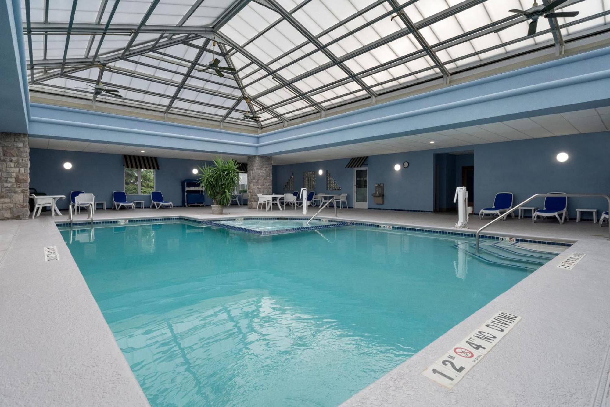 Holiday Inn Express Hotel & Suites Saginaw By Ihg Ngoại thất bức ảnh