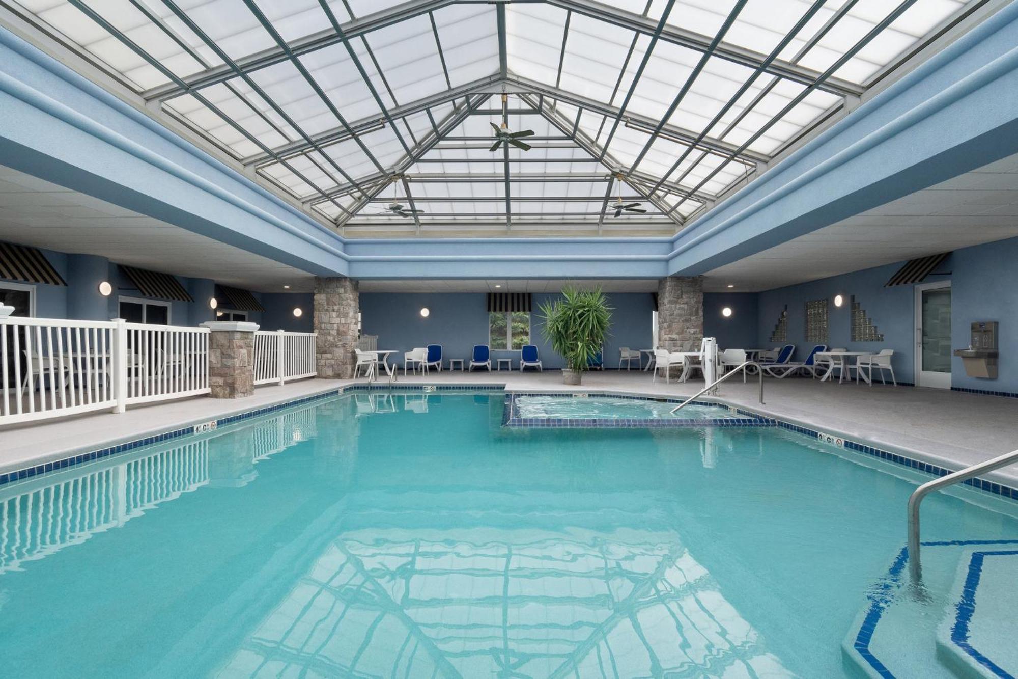 Holiday Inn Express Hotel & Suites Saginaw By Ihg Ngoại thất bức ảnh